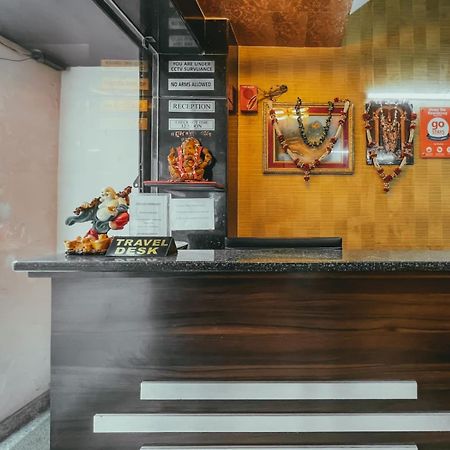 Hotel S L E Residency Варанаси Екстериор снимка