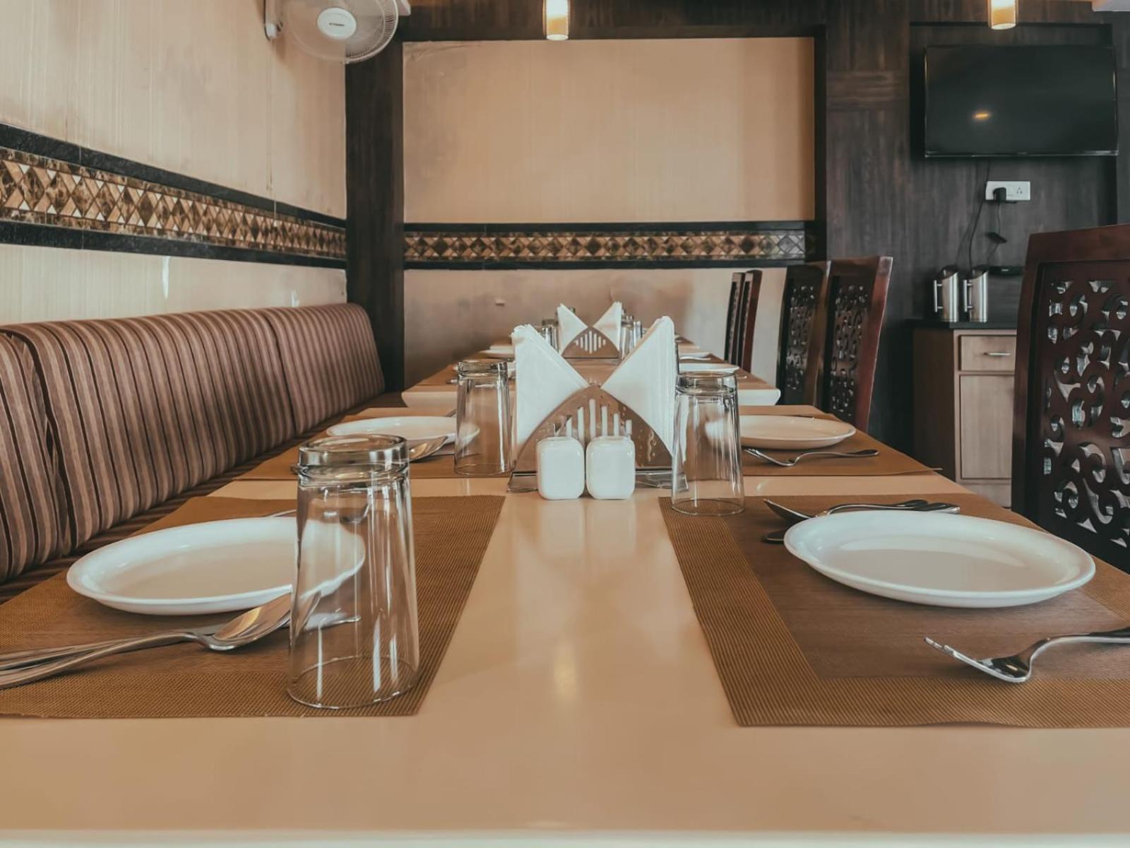 Hotel S L E Residency Варанаси Екстериор снимка