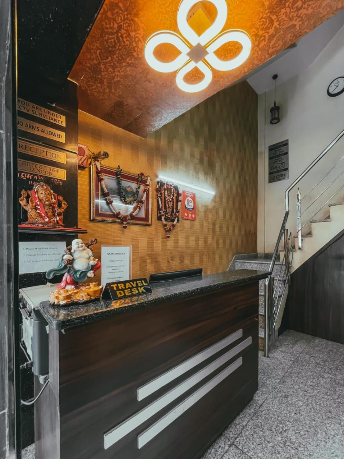 Hotel S L E Residency Варанаси Екстериор снимка